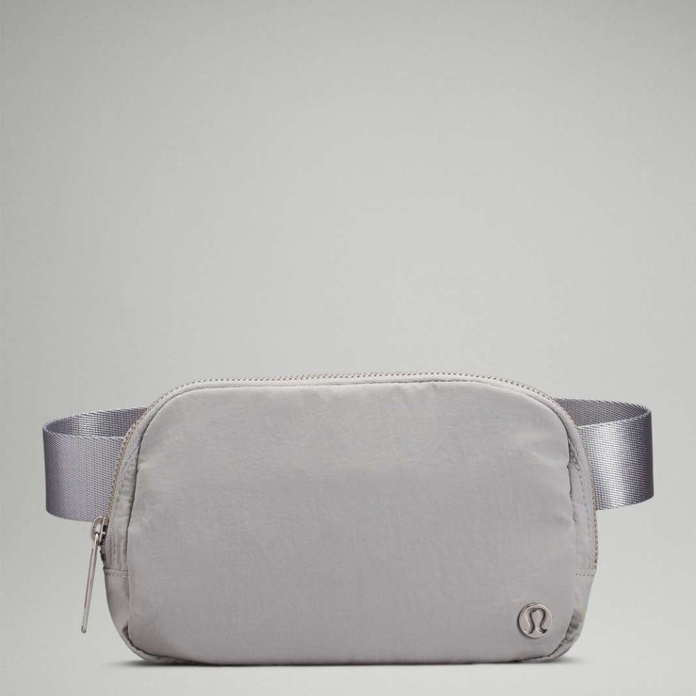 Lululemon Everywhere Belt bag EBB - Grey Seal Original strap version